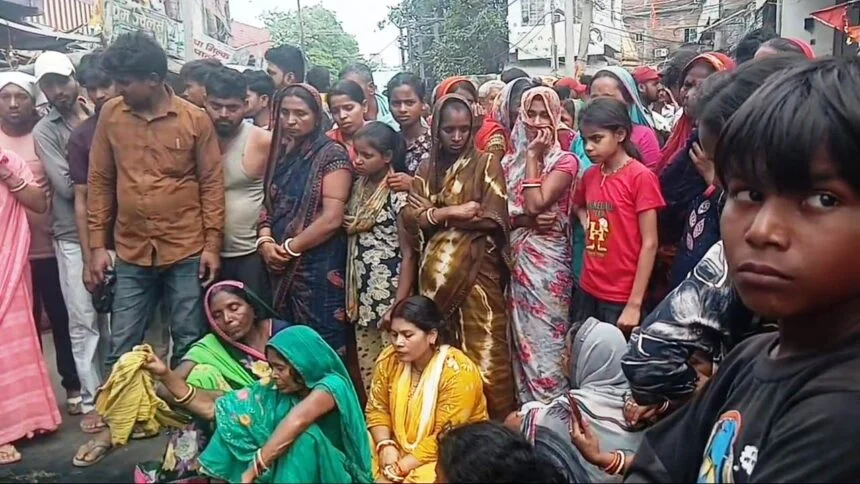 समस्तीपुर: लापता पूर्व वार्ड सदस्य के पुत्र की लाश मिलने से सनसनी, विरोध में सड़क जाम 1