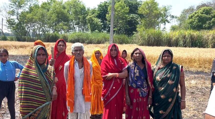 भगवानपुर में बिजली शॉर्ट सर्किट से तबाही: दरोगी, रामदास और संजीत समेत दर्जनों किसानों की फसलें जलकर हुईं खाक 1