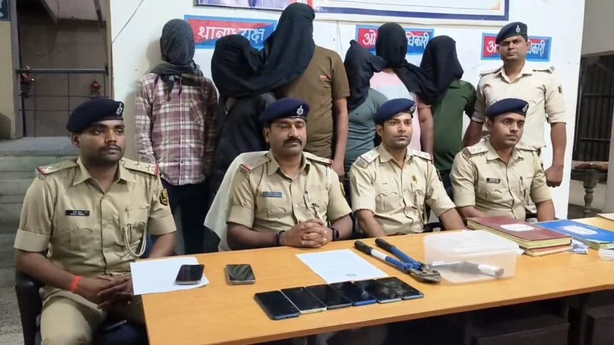 नालंदा: रहूंई पुलिस ने तरकटवा चोर गिरोह का किया पर्दाफाश, छह चोर गिरफ्तार, लगभग डेढ़ सौ किलो कटा हुआ तार, एक लोडेड कट्टा एक कार तार काटने वाले औजार बरामद 1