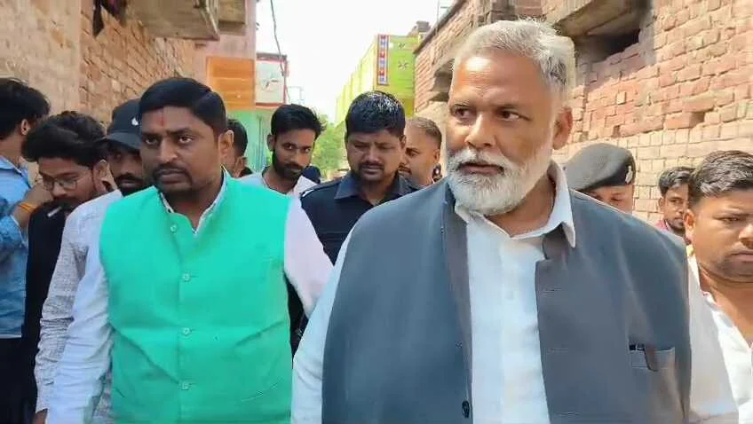 मोतिहारी में जहरीली शराब कांड को लेकर सियासत गरम"सांसद पप्पू यादव ने कहा-"‘घर-घर बिक रही शराब’, माफिया-अधिकारी गठजोड़ का लगाया आरोप, जनता मर रही, सिस्टम सो रहा है 6