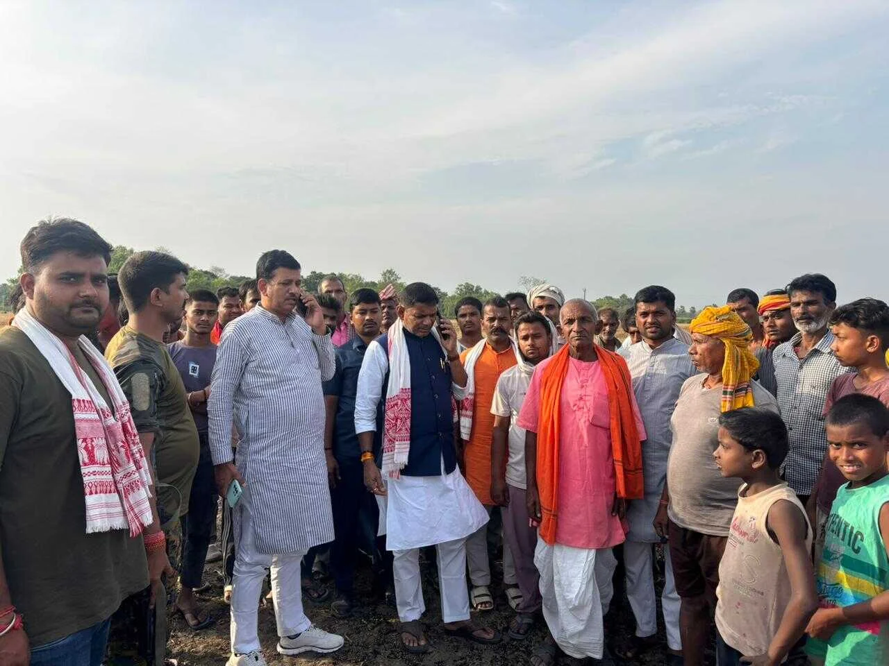 मंत्री सुरेंद्र मेहता पहुंचे भावा बहियार, पीड़ित किसानों को मुआवजा दिलवाने का दिया आश्वासन 2