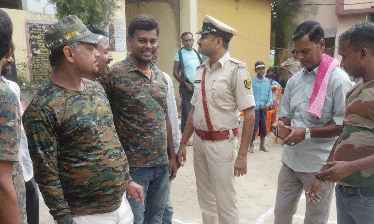 वीरपुर में बिहार ग्राम रक्षा दल की बैठक, 13 वर्षों से 'निशुल्क' सेवा के बाद अब भुखमरी की कगार पर जवान, हक के लिए खटखटाया न्यायालय का दरवाजा 2