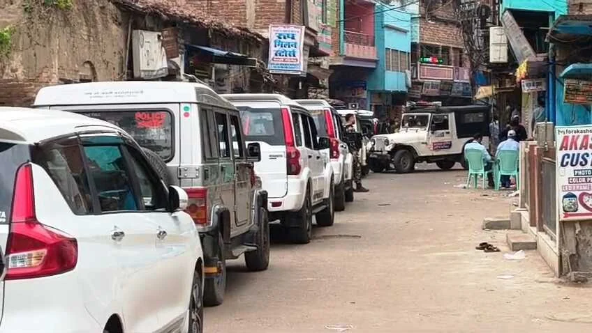 नालंदा में NIA-ATS का बड़ा एक्शन: बिहारशरीफ समेत 10 ठिकानों पर छापेमारी, हथियार तस्करों के नेटवर्क को खंगाल रही एजेंसियां 4