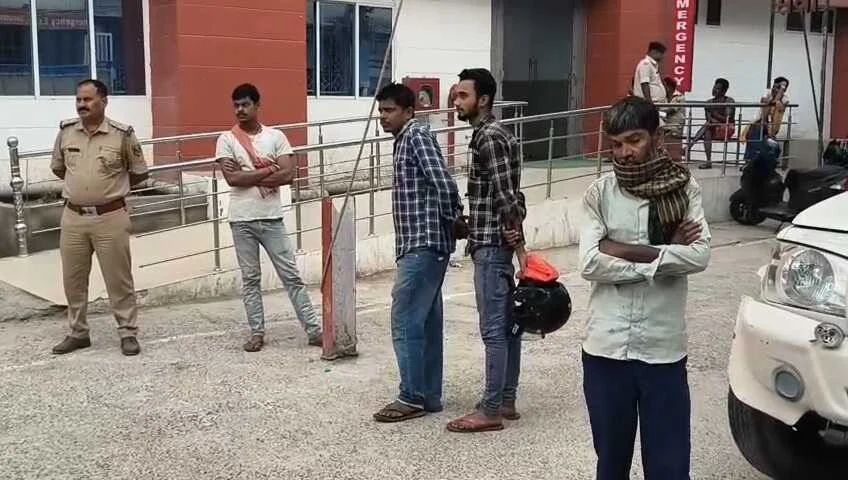 बेगूसराय में अपराधियों ने  घर के सामने से खींचकर ले गए और युवक को गोलियों से भूना, पिता की हत्या का गवाह था मृतक 2