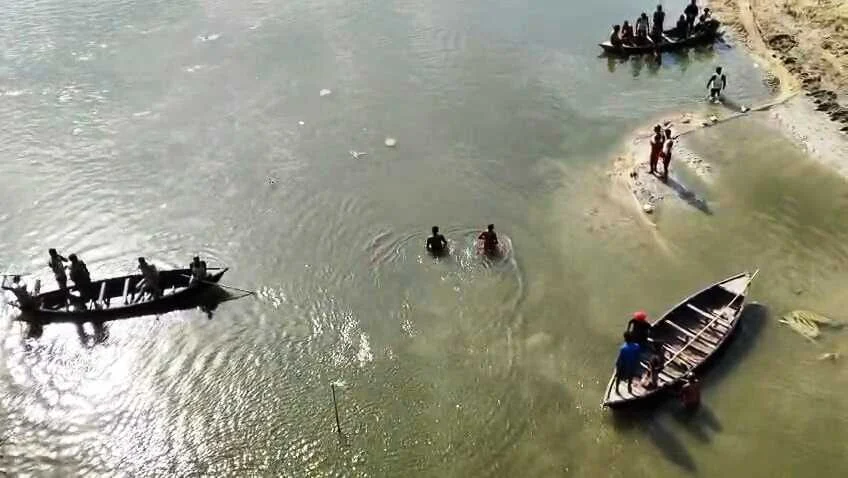 समस्तीपुर में करेह नदी में डूबने से एक ही परिवार के तीन सगे भाइयों की मौत, बरियाही घाट पर पसरा मातम 7