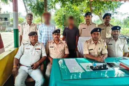 समस्तीपुर में मिनी गन फैक्ट्री का भंडाफोड़: एसटीएफ और जिला पुलिस की संयुक्त छापेमारी, भारी मात्रा में हथियार और उपकरण बरामद 33