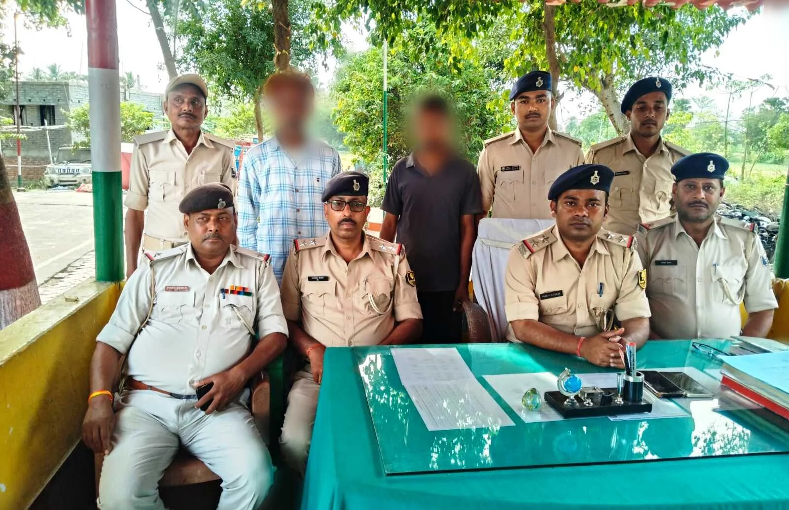 समस्तीपुर में मिनी गन फैक्ट्री का भंडाफोड़: एसटीएफ और जिला पुलिस की संयुक्त छापेमारी, भारी मात्रा में हथियार और उपकरण बरामद 5