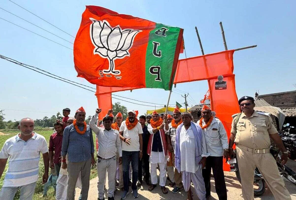 'भाजपा चली गांव की ओर': भगवानपुर के भरडीहा में मंत्री सुरेंद्र मेहता ने किया कार्यक्रम का आगाज़ 12