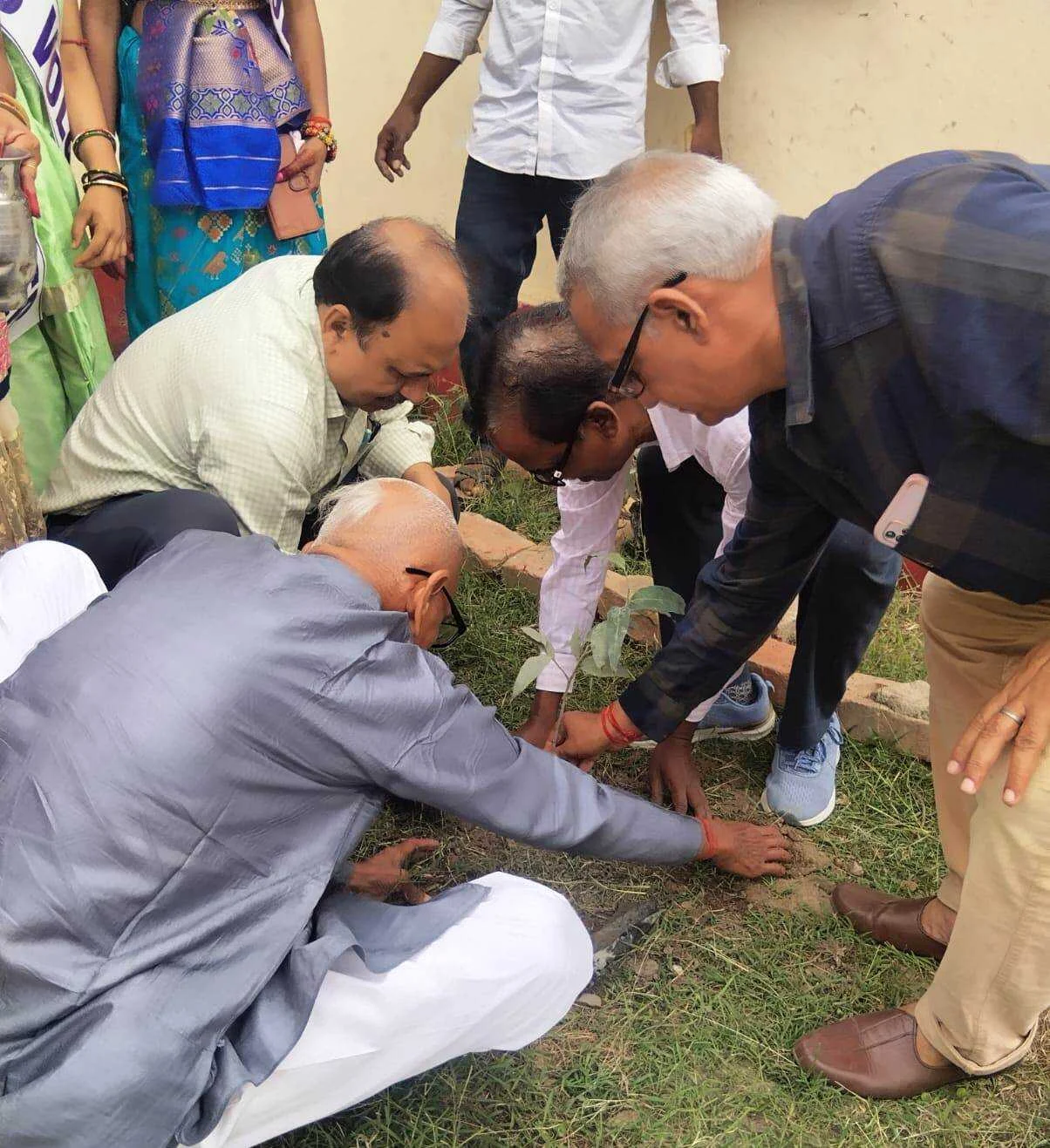 APSM कॉलेज बरौनी में NSS के सात दिवसीय विशेष शिविर का भव्य समापन, वृक्षारोपण के साथ दिया पर्यावरण संरक्षण का संदेश 2