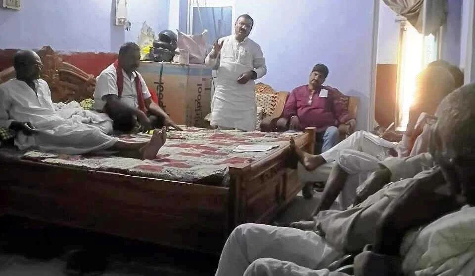 नावकोठी में भाकपा की बैठक में बोले पूर्व विधायक - "सांप्रदायिक शक्तियों को रोकने के लिए वामपंथ का मजबूत होना जरूरी" 15