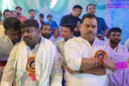 नालंदा पहुंचे गन्ना मंत्री, चिराग को सीएम बनाने की इच्छा, लेकिन गठबंधन पहले संजय पासवान का बड़ा बयान।"तेजस्वी पर वार: बिहार को कर रहे हैं बदनाम, हर कार्यकर्ता चाहता है उसका नेता बने मुख्यमंत्री संजय पासवान" 18