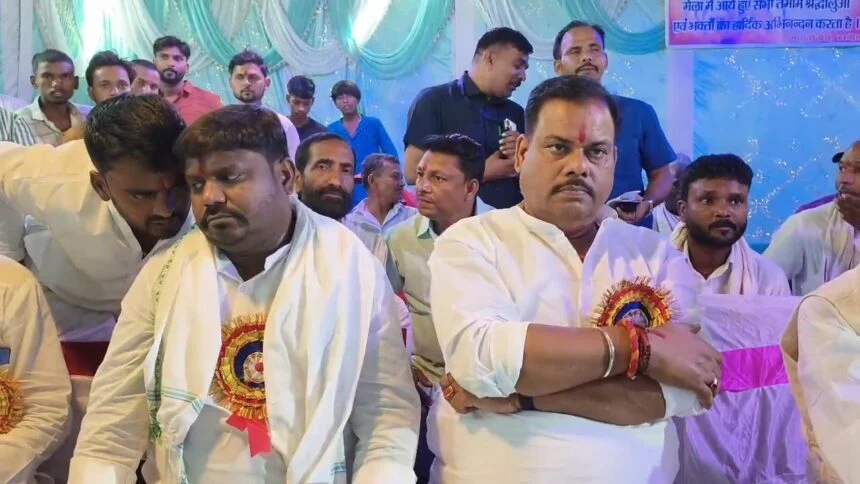 नालंदा पहुंचे गन्ना मंत्री, चिराग को सीएम बनाने की इच्छा, लेकिन गठबंधन पहले संजय पासवान का बड़ा बयान।"तेजस्वी पर वार: बिहार को कर रहे हैं बदनाम, हर कार्यकर्ता चाहता है उसका नेता बने मुख्यमंत्री संजय पासवान" 1