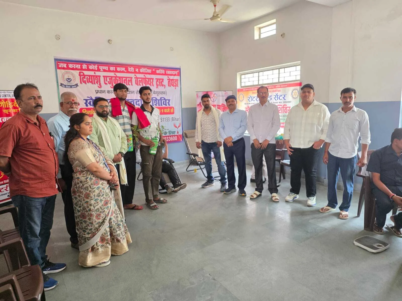 तेघड़ा में स्वैच्छिक रक्तदान शिविर का सफल आयोजन, 18 रक्तवीरों ने किया रक्तदान 3