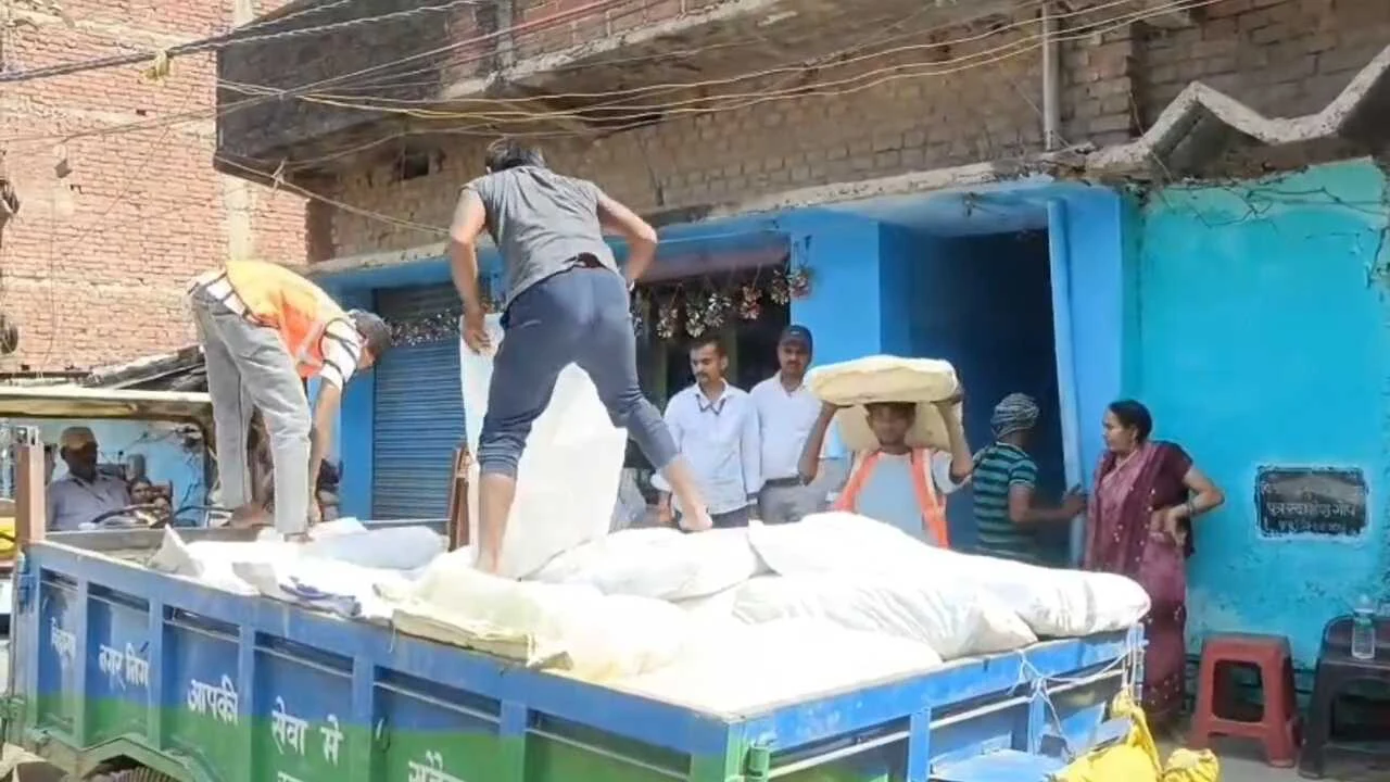 नालंदा: बिहार शरीफ नगर निगम की बड़ी कार्रवाई, नगर आयुक्त के नेतृत्व में 25 टन प्रतिबंधित प्लास्टिक जब्त, मचा हड़कंप 8