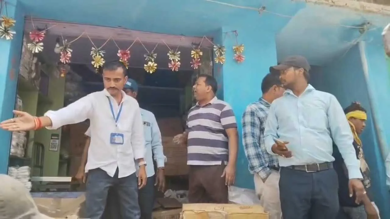 नालंदा: बिहार शरीफ नगर निगम की बड़ी कार्रवाई, नगर आयुक्त के नेतृत्व में 25 टन प्रतिबंधित प्लास्टिक जब्त, मचा हड़कंप 2