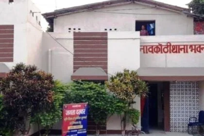 नावकोठी पुलिस की बड़ी कार्रवाई: आर्म्स एक्ट का आरोपी और दो शराबी गिरफ्तार 30