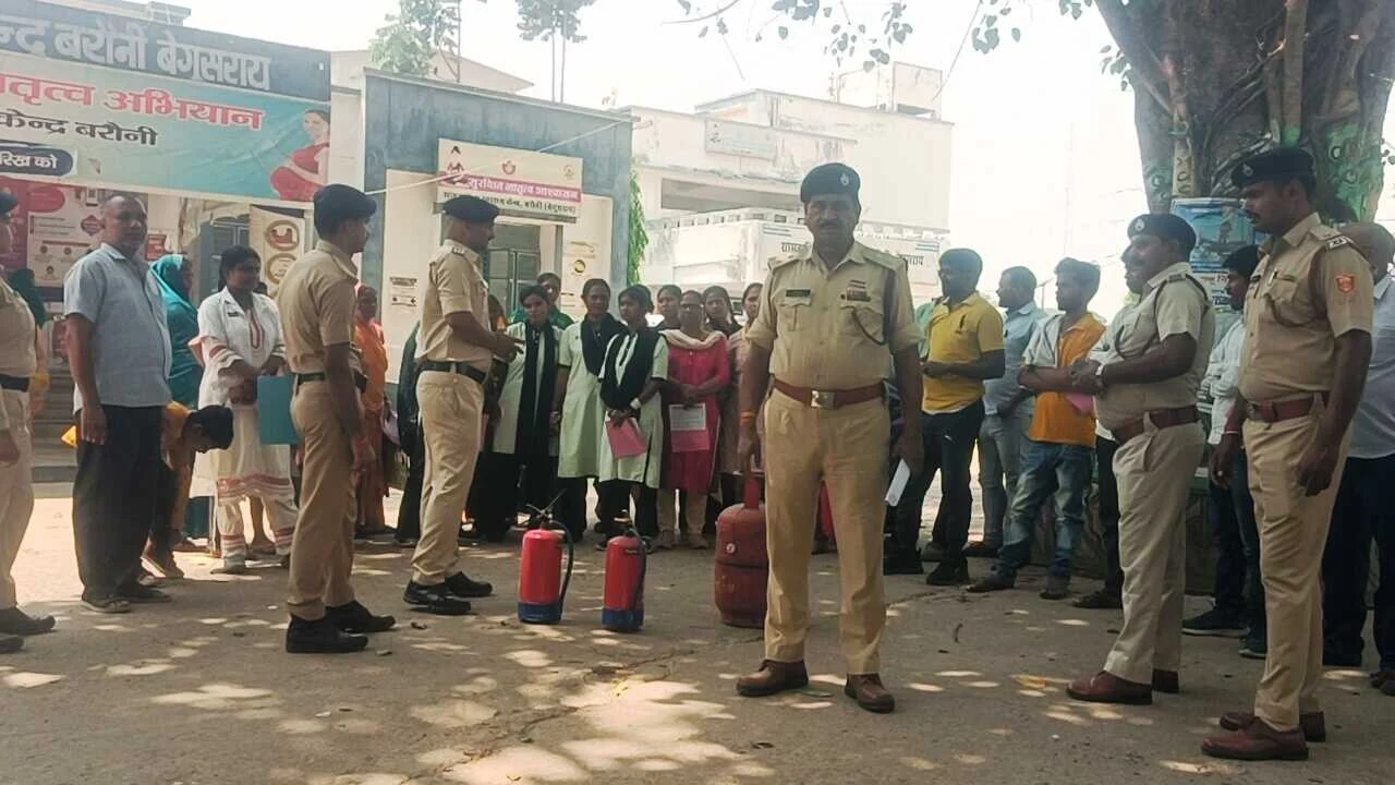 बरौनी में 66 शहीद अग्निशमन वीरों को दी गई श्रद्धांजलि, अस्पतालों में चला जागरूकता अभियान 2