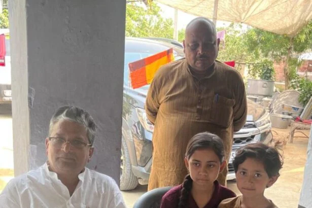 समस्तीपुर: पूर्व मंत्री आलोक मेहता ने दी रंजीत रंभू को श्रद्धांजलि, शोकाकुल परिजनों से मिलकर बंधाया ढाढस 9