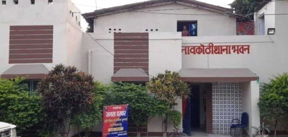 हथियार के बल पर बैंक कर्मी से लूटपाट,स्कूटी में टक्कर मारकर गिराया, फिर नगदी और टैब छीनकर फरार 14