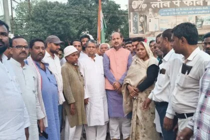 रोसड़ा में गांधी प्रतिमा तोड़े जाने पर भड़का आक्रोश, बापू के अपमान के खिलाफ महागठबंधन की जोरदार प्रतिरोध सभा 19