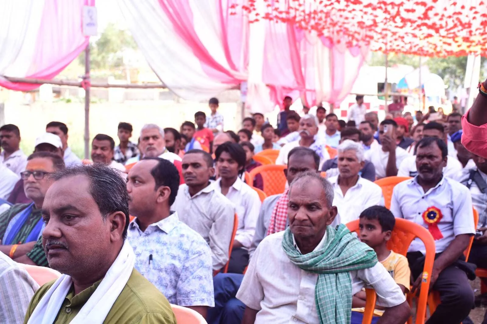 बाबा साहेब के संविधान को बचाने के लिए समाज के सभी तबके को साथ लेकर चलना होगा - डा लक्ष्मण यादव 3