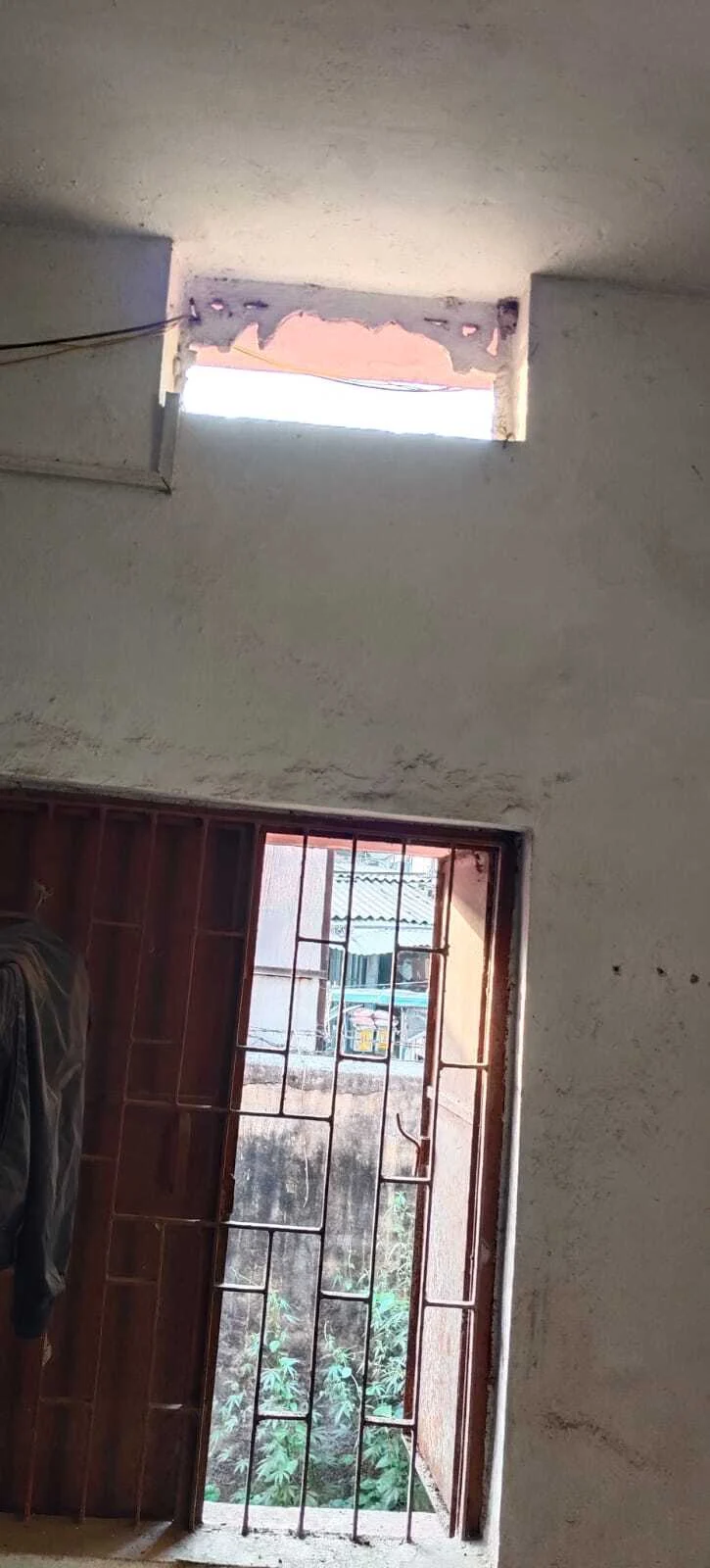 नावकोठी पुलिस को चकमा देकर वेंटिलेटर तोड़ फरार हुआ लूट कांड का संदिग्ध, महकमे में मचा हड़कंप 2