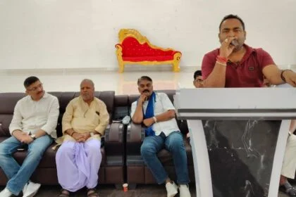 नावकोठी में ग्रामीण चिकित्सकों की बैठक में हुंकार, 25 अप्रैल को बेगूसराय में होगा महासम्मेलन 26