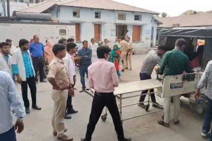 समस्तीपुर में दिनदहाड़े गैंगवार: माधोपुर के पास बुलेट सवारों पर अंधाधुंध फायरिंग, एक की मौत, दूसरा गंभीर 51