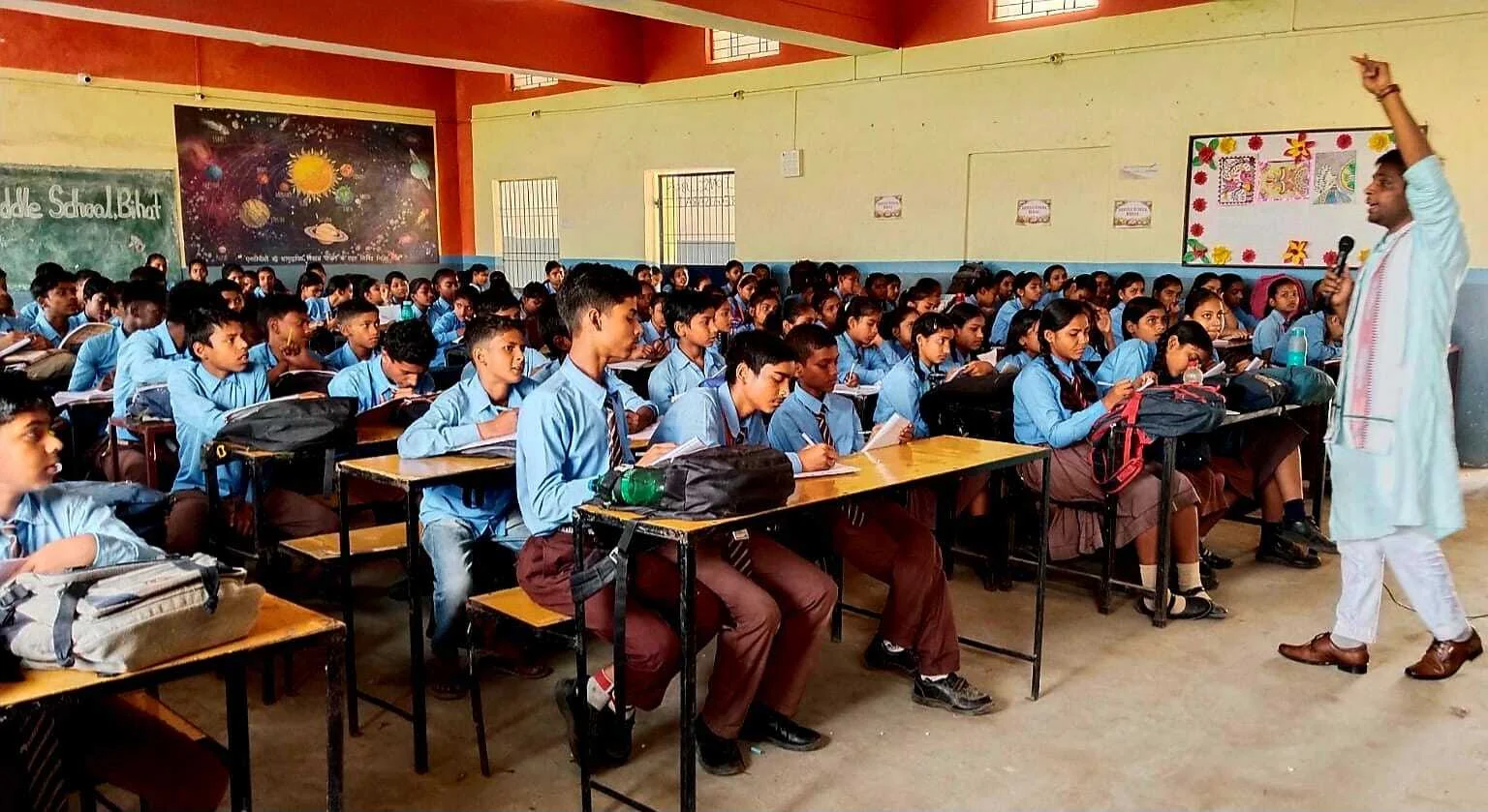 बीहट में 'स्टोरीयात्रा' ने जगाई नई शैक्षिक चेतना, डॉ. आयुष केशरी ने बच्चों को 'जॉब सीकर' नहीं 'जॉब क्रिएटर' बनने के लिए किया प्रेरित 2