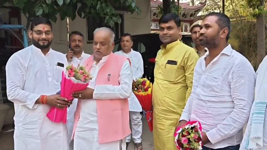 श्रवण कुमार बने विधायक दल के नेता, बोले“विश्वास पर खरा उतरूंगा, दल का नेतृत्व संभालते ही श्रवण कुमार का बड़ा बयान कहा संगठन को करेंगे मजबूत,नीतीश कुमार का जताया आभार, 1