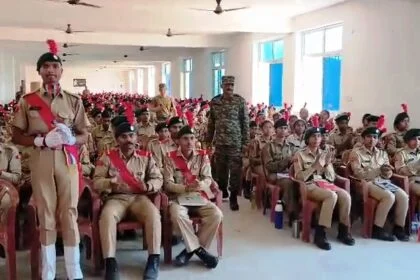 विश्व पृथ्वी दिवस पर महाबोधि कॉलेज में पूर्व मंत्री श्रवण कुमार ने किया पौधारोपण, NCC कैडेट्स को दिया पर्यावरण संरक्षण का संदेश 22