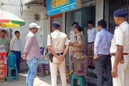 समस्तीपुर में बेखौफ बदमाशों ने कटर से काटा केनरा बैंक का ATM, 2.11 लाख लेकर हुए फरार 51
