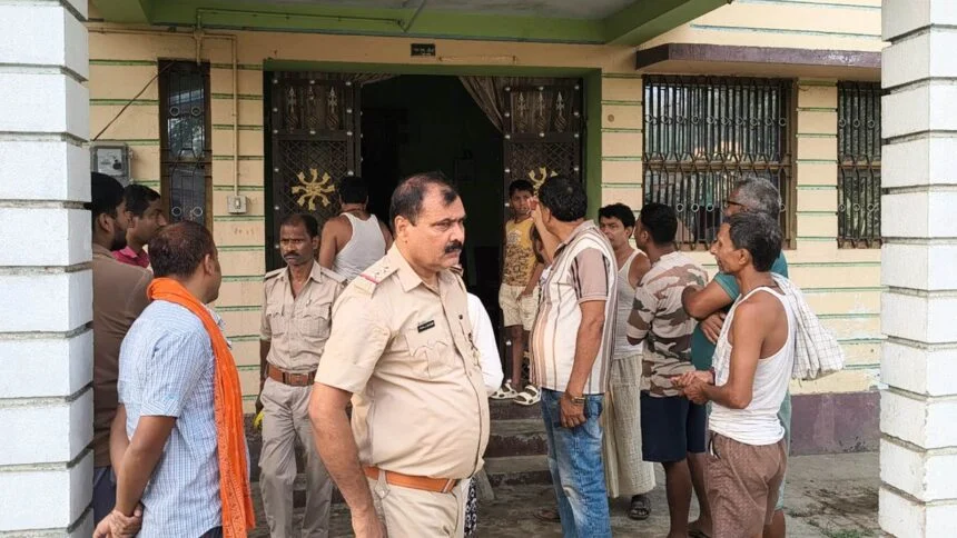 बेगूसराय पुलिस गश्ती को चुनौती, तेयाय में बंद घर का ताला तोड़ लाखों की चोरी 1