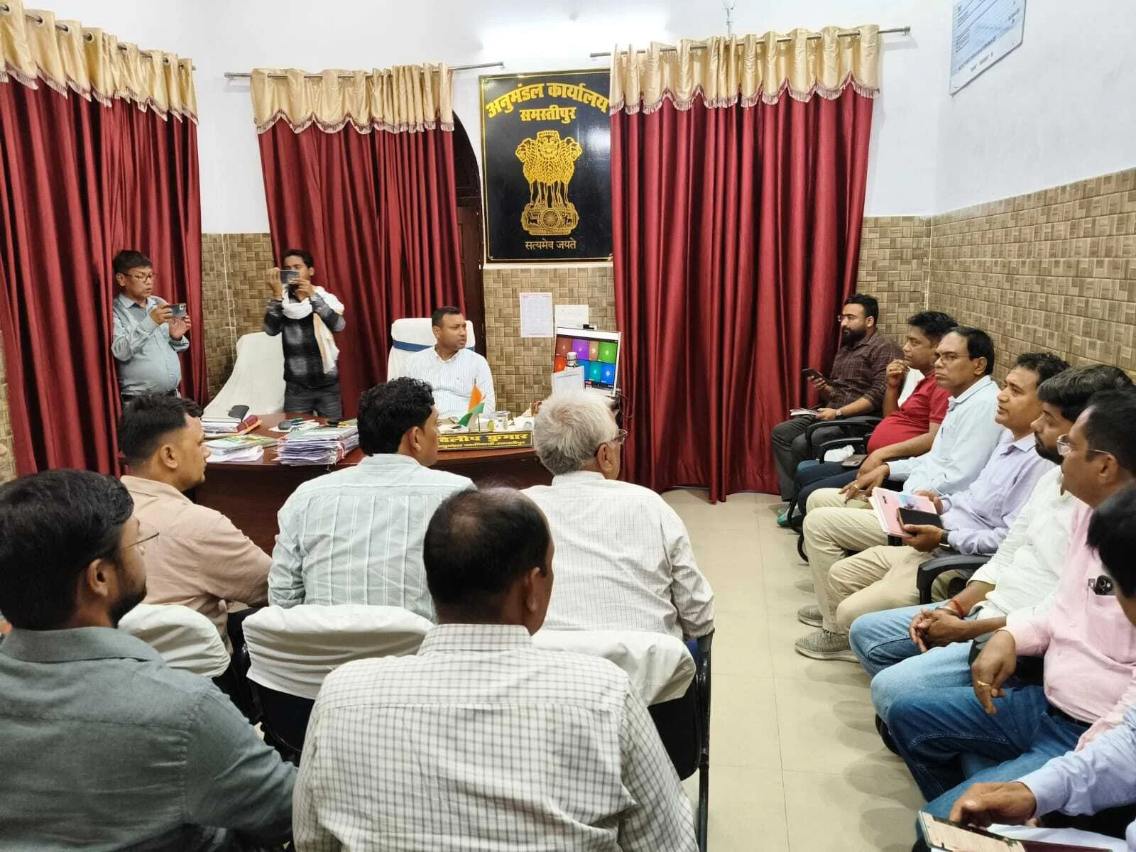 समस्तीपुर: जन वितरण प्रणाली को सुदृढ़ बनाने हेतु अनुमंडल स्तर पर समीक्षा बैठक, वितरण में तेजी व गुणवत्ता सुनिश्चित करने के निर्देश 3