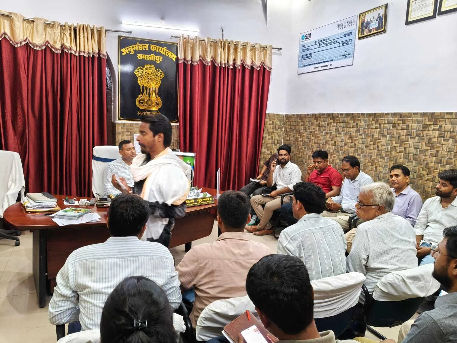 समस्तीपुर: जन वितरण प्रणाली को सुदृढ़ बनाने हेतु अनुमंडल स्तर पर समीक्षा बैठक, वितरण में तेजी व गुणवत्ता सुनिश्चित करने के निर्देश 2