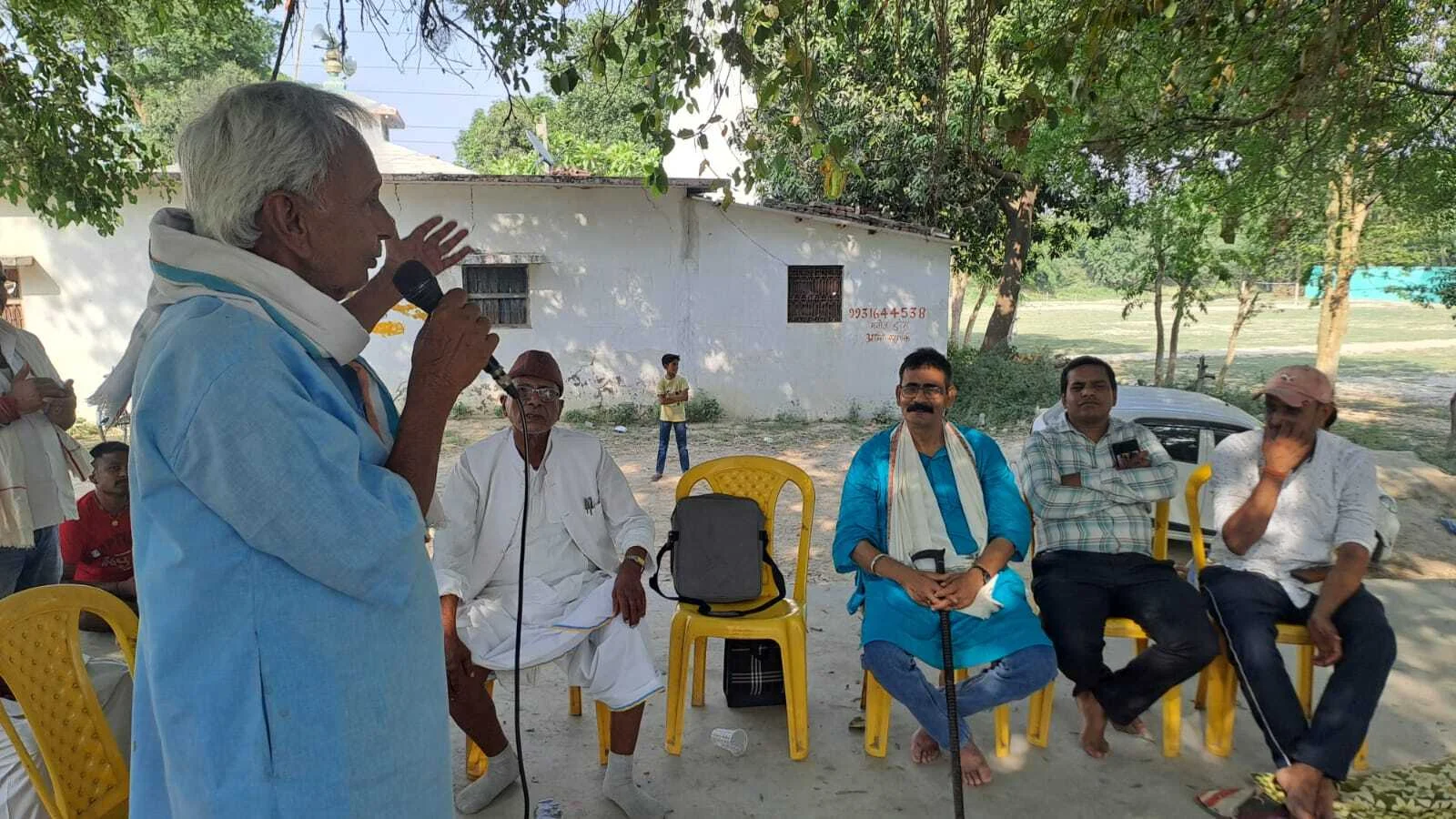 सिमरिया में 'दिनकर चबूतरा' का भव्य आगाज: साहित्यकारों ने कविताओं के जरिए राष्ट्रकवि को दी श्रद्धांजलि 3