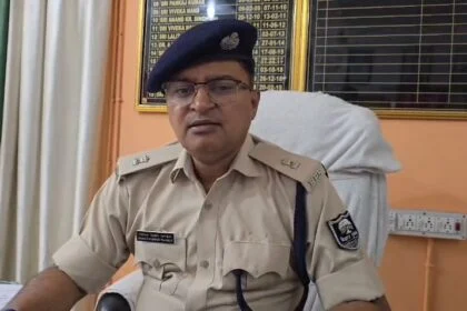 बेगूसराय में बड़े सेक्स रैकेट का भंडाफोड़: ऑर्केस्ट्रा के नाम पर बुलाई गई हरियाणा की युवती से दुष्कर्म की कोशिश, 6 लड़कियां रेस्क्यू 10