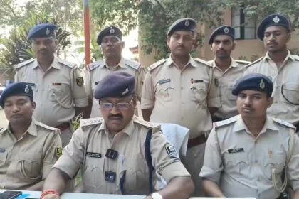 समस्तीपुर पुलिस की सफलता: बिथान लूटकांड का 48 घंटे में खुलासा, हथियार के साथ दो अपराधी गिरफ्तार 14