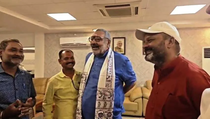 गिरिराज सिंह के निशाने पर विपक्ष: बेंगलुरु में जनेऊ विवाद से लेकर बेगूसराय में धर्मांतरण तक, केंद्रीय मंत्री ने अधिकारियों को दिए कड़े निर्देश 2