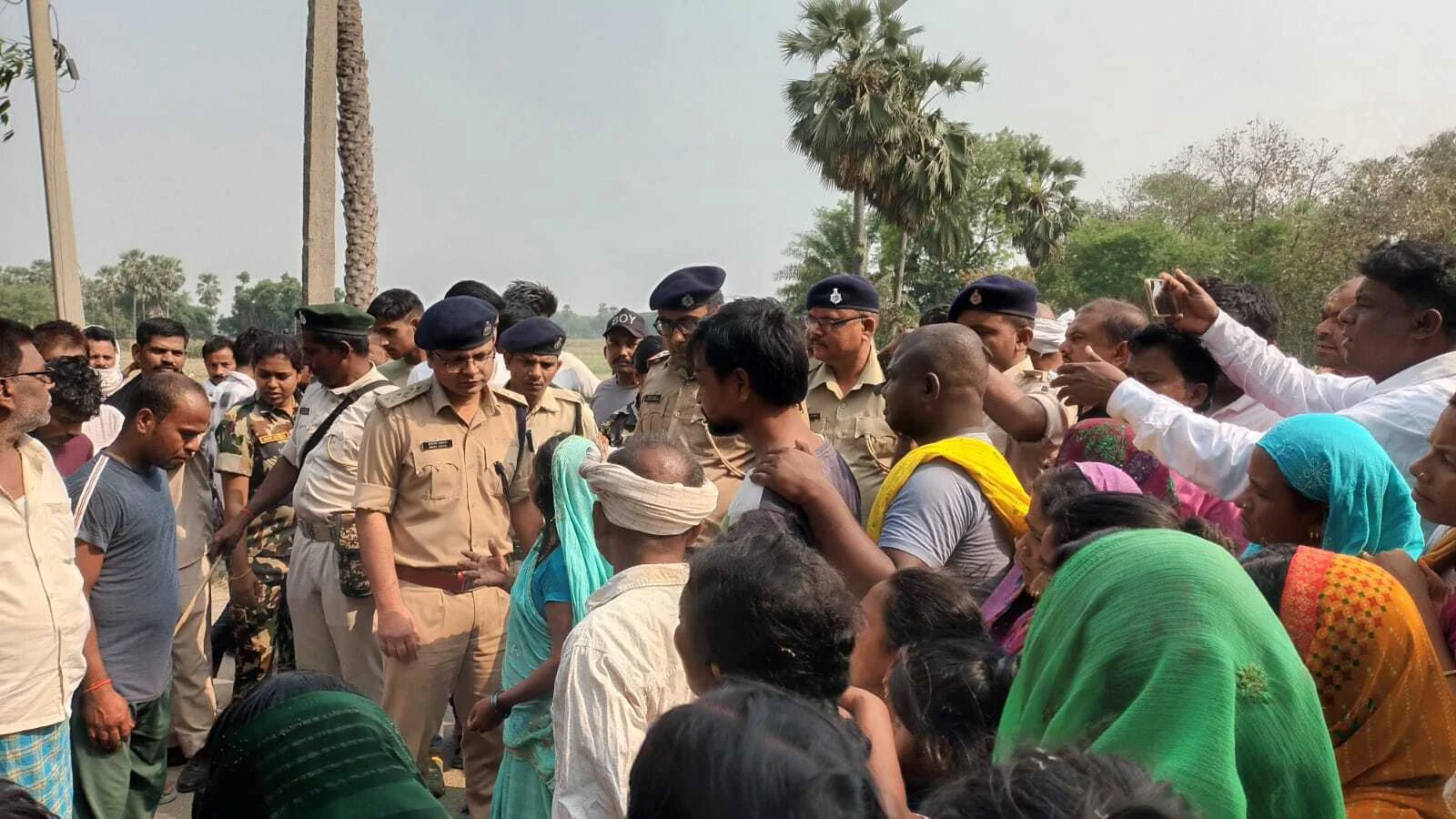 बेगूसराय में अपराधियों ने दिव्यांग युवक को घर से बुलाकर हाथ-पांव बांधा, फिर ईंट-खूंटे से पीट-पीटकर कर दी हत्या 3