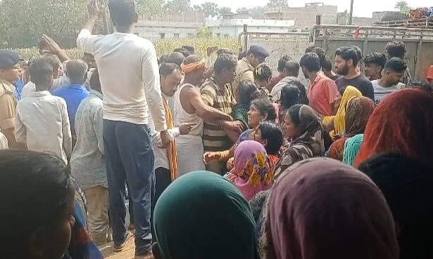 विद्युत स्पर्शाघात से एक व्यक्ति की मौत , परीजनो में मचा कोहराम 3