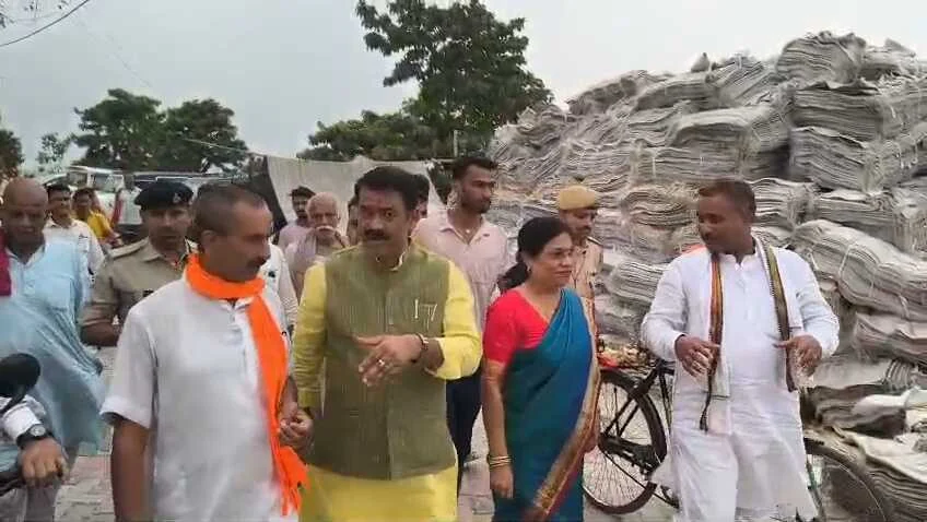 तेघड़ा विधायक की बड़ी पहल: गंगा कटाव रोकने के लिए आवंटित हुए  9.5  करोड़, मधुरापुर बोल्डर घाट पर काम शुरू 2