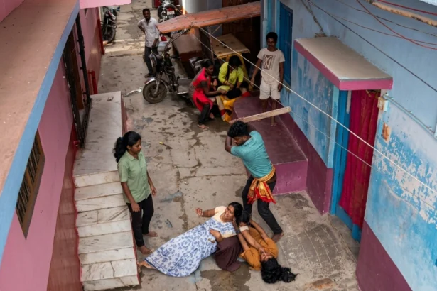नालंदा: ढाई डिसमिल जमीन के लिए खूनी संघर्ष, दबंगों ने परिवार को पीटकर किया अधमरा, CCTV में कैद हुई दबंगई 1