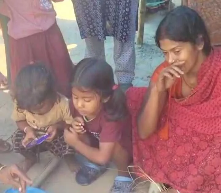 बेगूसराय के वीरपुर में अनियंत्रित ट्रैक्टर ने युवक को रौंदा; सदर अस्पताल में इलाज के दौरान मौत, पत्नी और बच्चों का रो-रोकर बुरा हाल 3