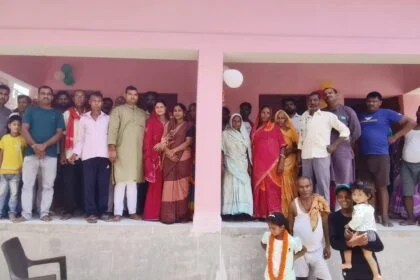 7 लाख 34 हजार 3 सौ की लागत से बने पुस्तकालय भवन का जिला पार्षद ने फिता काट कर की उद्घाटन 18