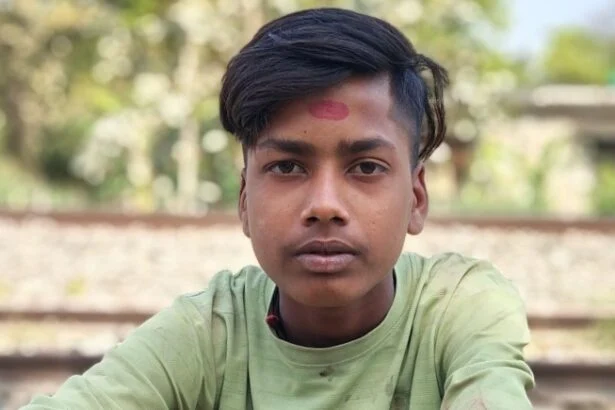 समस्तीपुर: मोबाइल चोरी के शक में  नाबालिग को पेड़ से बांधकर पीटा, सिगरेट से दागा... 6 दिन तड़पने के बाद मौत 1