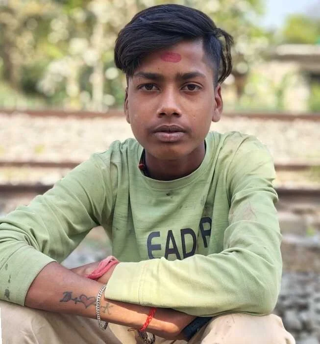 समस्तीपुर: मोबाइल चोरी के शक में  नाबालिग को पेड़ से बांधकर पीटा, सिगरेट से दागा... 6 दिन तड़पने के बाद मौत 5