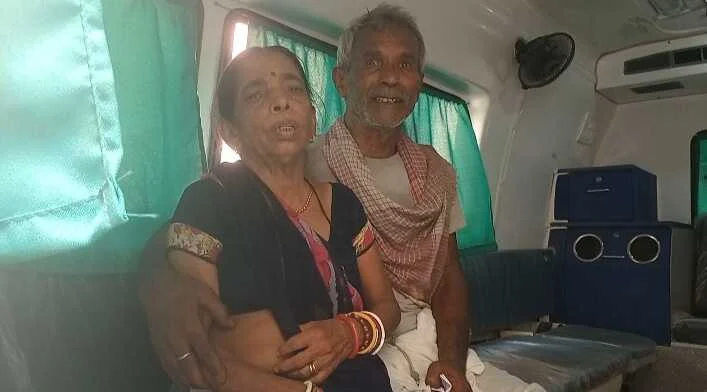 वीरपुर में सड़क दुर्घटना में दो लोग घायल, एक की हालत गंभीर, पूर्व सरपंच ने दिखाया मानवता 3