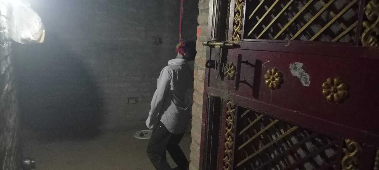 वीरपुर में राजस्थान से 4 दिन पहले लौटे युवक का सुनसान घर में फंदे से लटका मिला शव, FSL टीम जांच में जुटी 3