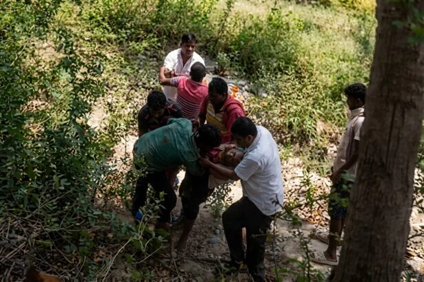 समस्तीपुर: भ्रष्टाचार के खिलाफ आवाज उठाने पर मुखिया व उसके भाई ने किया हमला, तीन लोग घायल 1